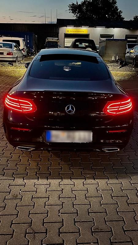 Gebraucht Mercedes C400 333 PS (244 kW) 2016 Schwarz Coupé