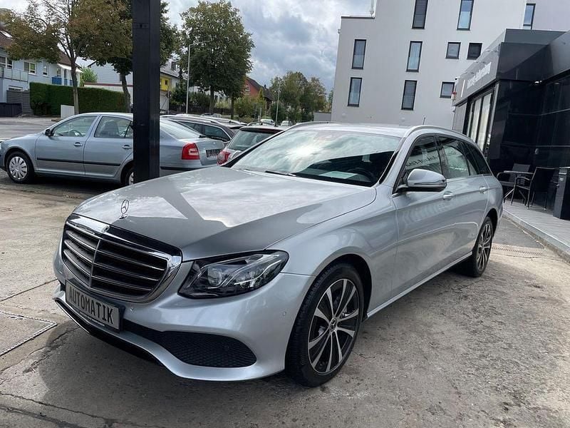Silber Gebraucht 2019 Mercedes E350 Kombi | 28.599 € (Guter Preis) - Bild 1/4