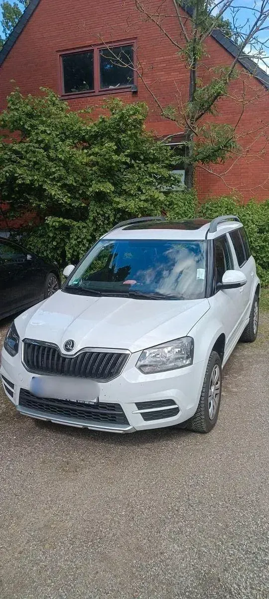 Gebraucht Skoda Yeti Active 105 PS (77 kW) 2015 Weiß SUV