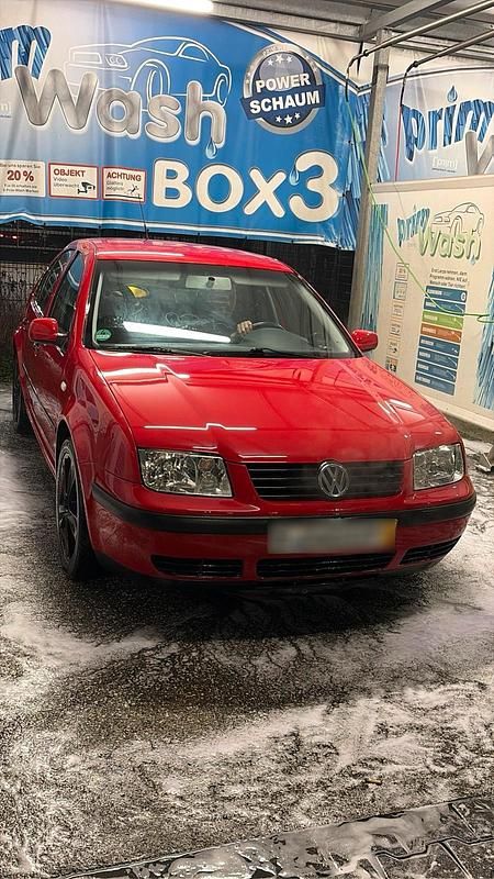 Gebraucht VW Bora 105 PS (77 kW) 2000 Rot Limousine