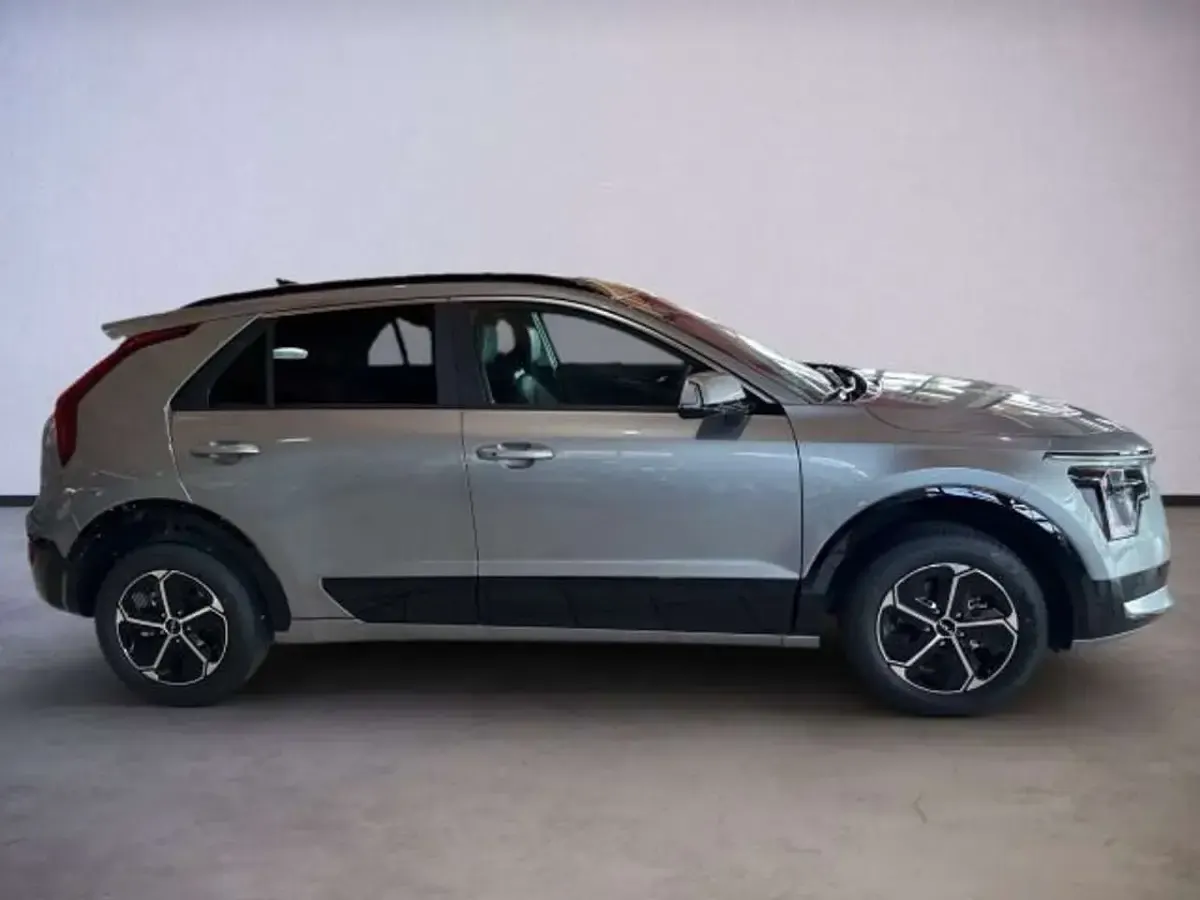 Gebraucht Kia Niro 129 PS (94 kW) 2026 Grau SUV