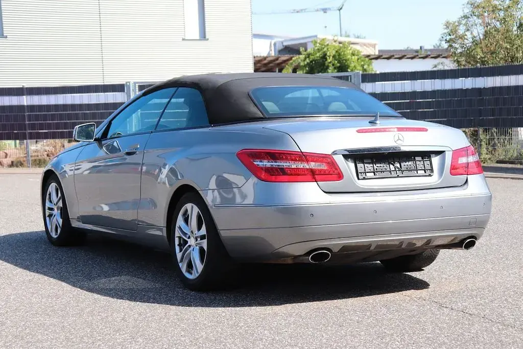 Gebraucht Mercedes E350 231 PS (169 kW) 2011 Silber Cabrio