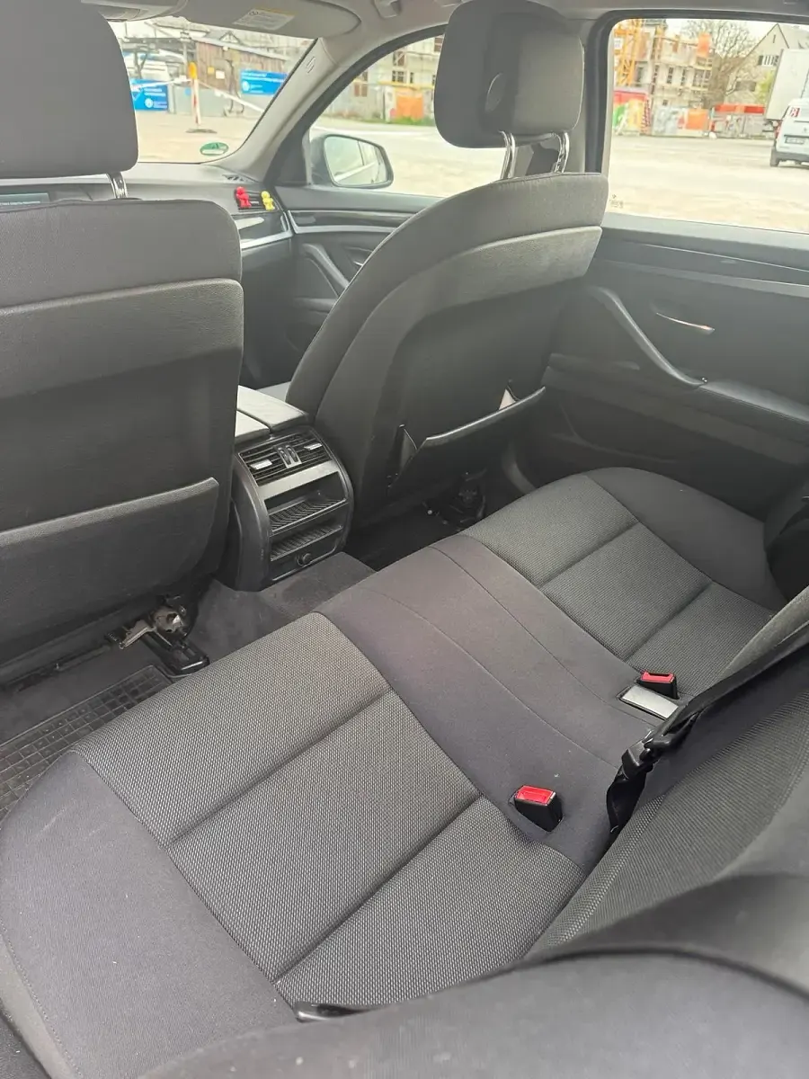 Używany BMW 520 184 KM (135 kW) 2011 Czarny Sedan/Limuzyna