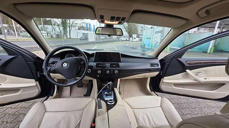 Gebraucht BMW 525 245 PS (180 kW) 2007 Blau Limousine