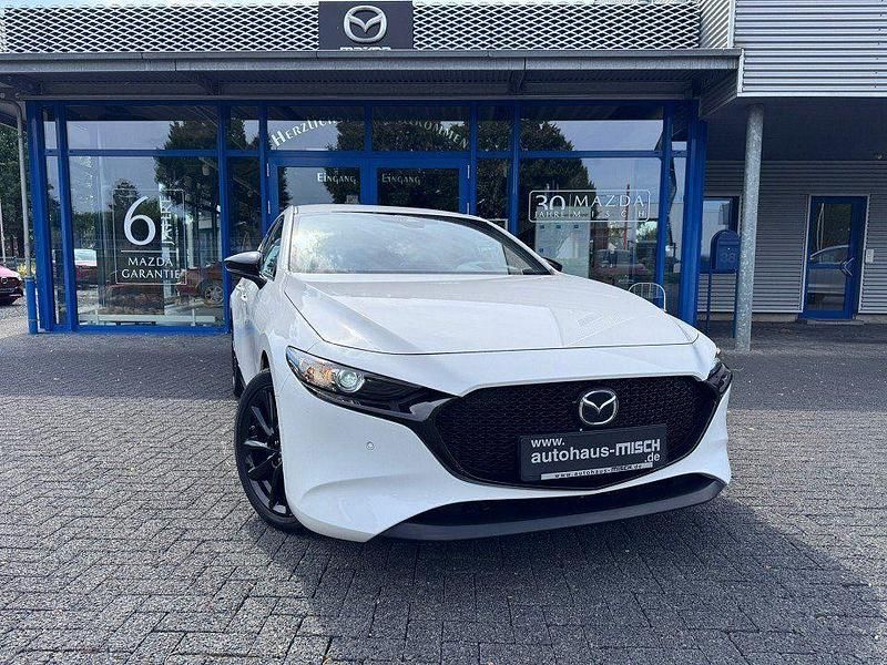 Weiß Gebraucht 2023 Mazda 3 Homura-Line Limousine | 27.850 € (Fairer Preis) - Bild 1/4