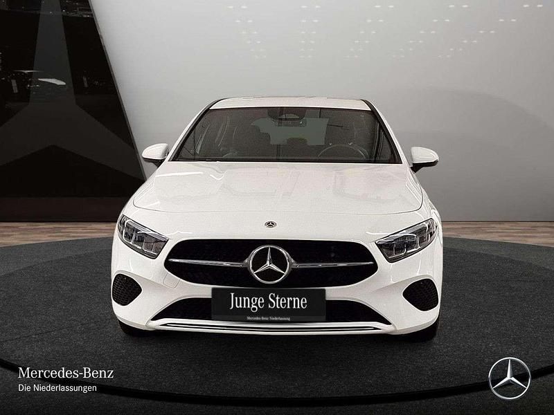 Gebraucht Mercedes A200 Progressive 163 PS (119 kW) 2024 Weiß Limousine