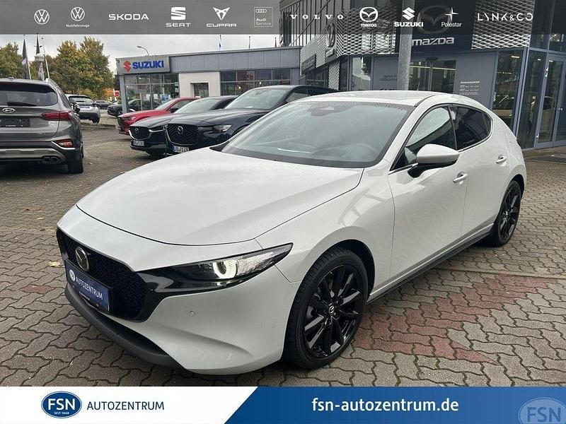 Weiß Gebraucht 2024 Mazda 3 Exclusive Limousine | 28.900 € (Fairer Preis) - Bild 1/4