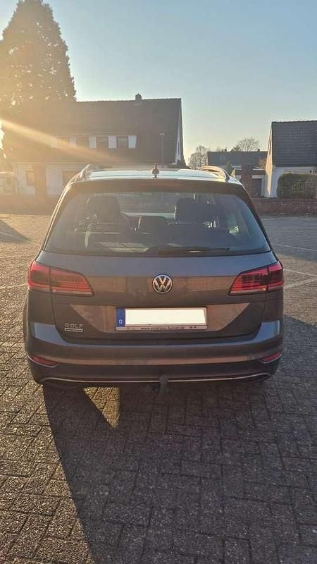 Gebraucht VW Golf VII Comfortline 131 PS (96 kW) 2019 Grau Kombi