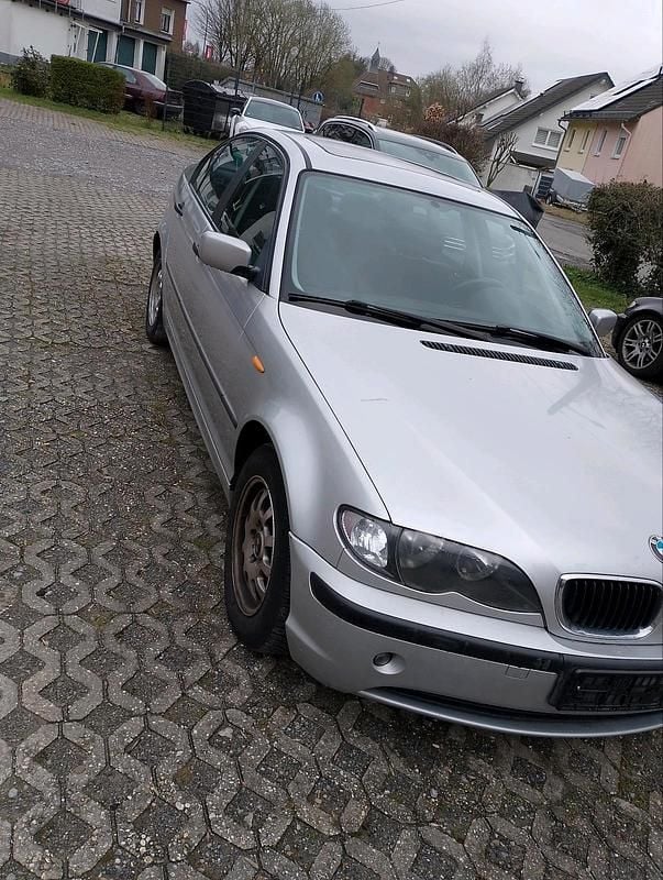 Gebraucht BMW 318 143 PS (105 kW) 2004 Silber Limousine