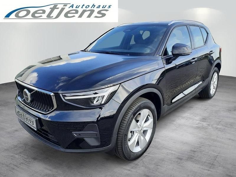 Onyx black / metallic Neu 2025 Volvo XC40 Core SUV | 36.980 € (Superpreis) - Bild 1/4