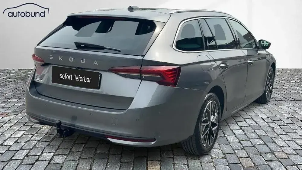 Neu Skoda Octavia Selection 150 PS (110 kW) 2026 Grau Kombi
