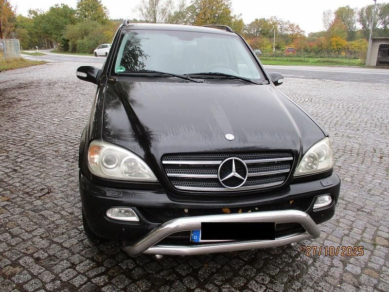 Schwarz Gebraucht 2004 Mercedes ML400 SUV | 4.750 € (Etwas zu teuer) - Bild 1/4