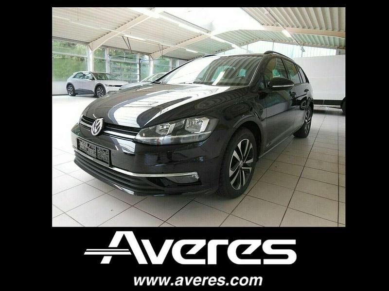 Deep black perleffekt (metallic) Gebraucht 2020 VW Golf VII United Kombi | 17.800 € (Etwas zu teuer) - Bild 1/4