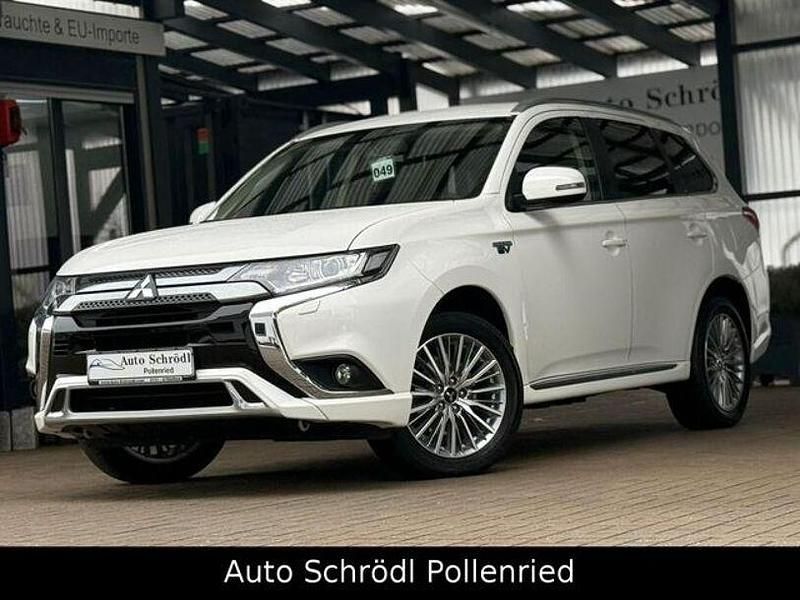 Gebraucht Mitsubishi Outlander P-HEV Spirit 224 PS (164 kW) 2021 Weiß SUV