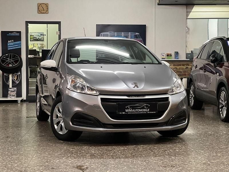 Grau Gebraucht 2019 Peugeot 208 Kleinwagen | 7.300 € (Superpreis) - Bild 1/4