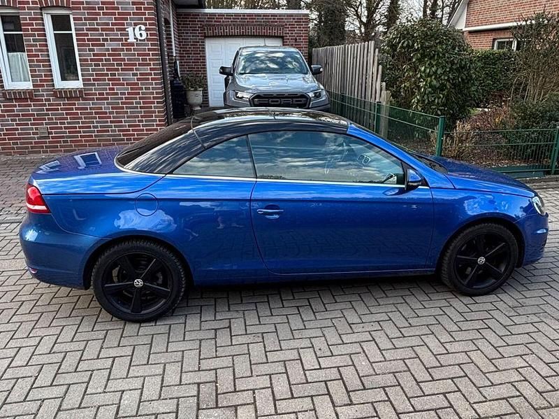 Usata VW Eos 160 CV (117 kW) 2011 Blu Cabrio