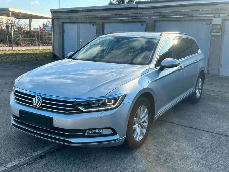 Gebraucht VW Passat 150 PS (110 kW) 2018 Silber Kombi