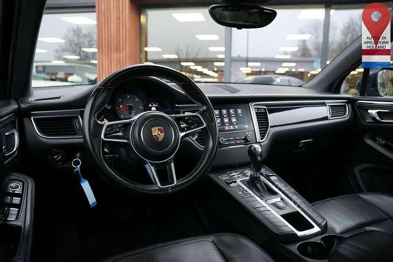 Second-hand Porsche Macan 258 CP (189 kW) 2017 Albastru SUV