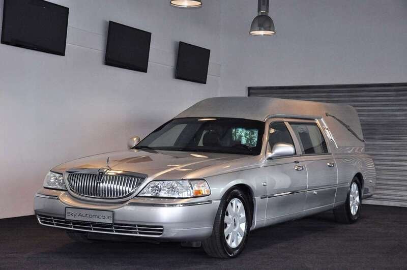 Gebraucht Lincoln Town Car 209 PS (153 kW) 2003 Silber Limousine