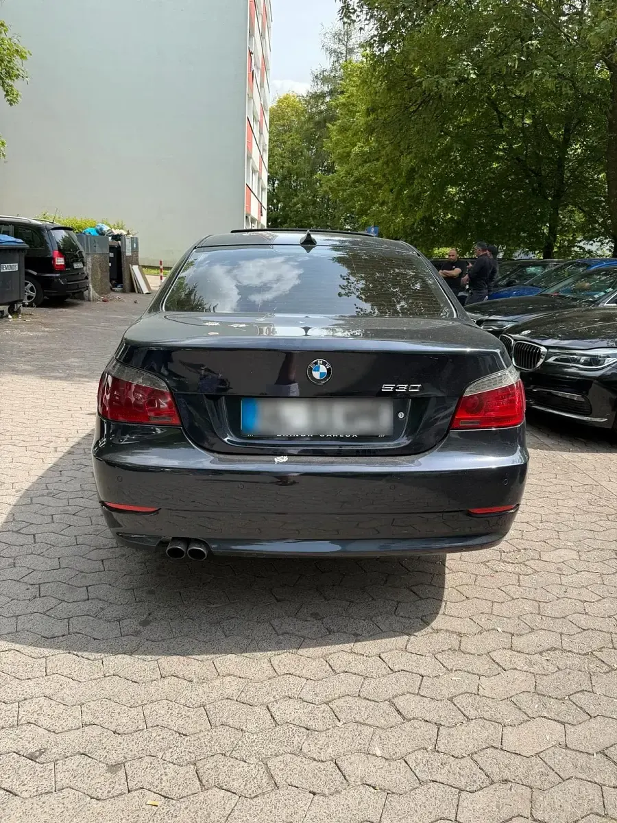 Gebraucht BMW 530 235 PS (172 kW) 2008 Blau Limousine