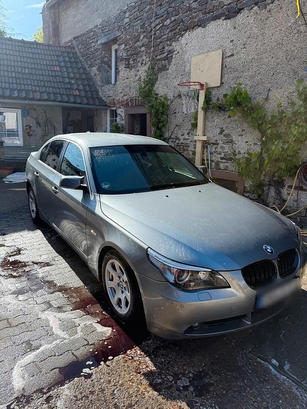 Grau Gebraucht 2003 BMW 525 Limousine | 3.000 € (Fairer Preis) - Bild 1/4