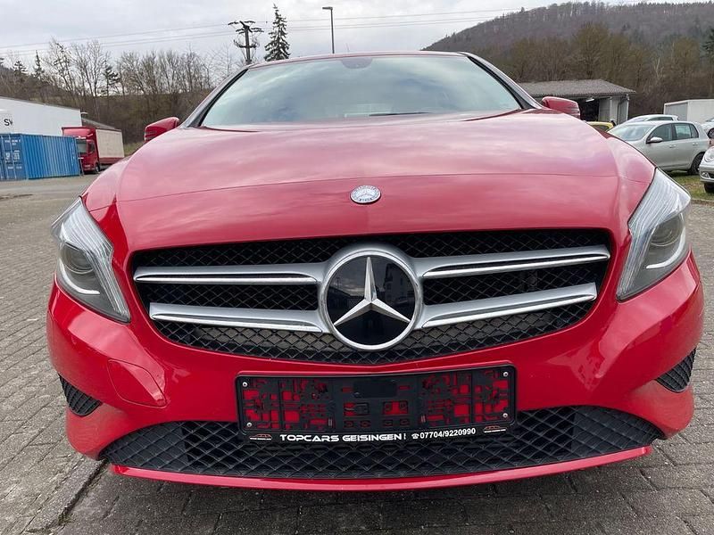 Gebraucht Mercedes A250 211 PS (155 kW) 2014 Rot Limousine