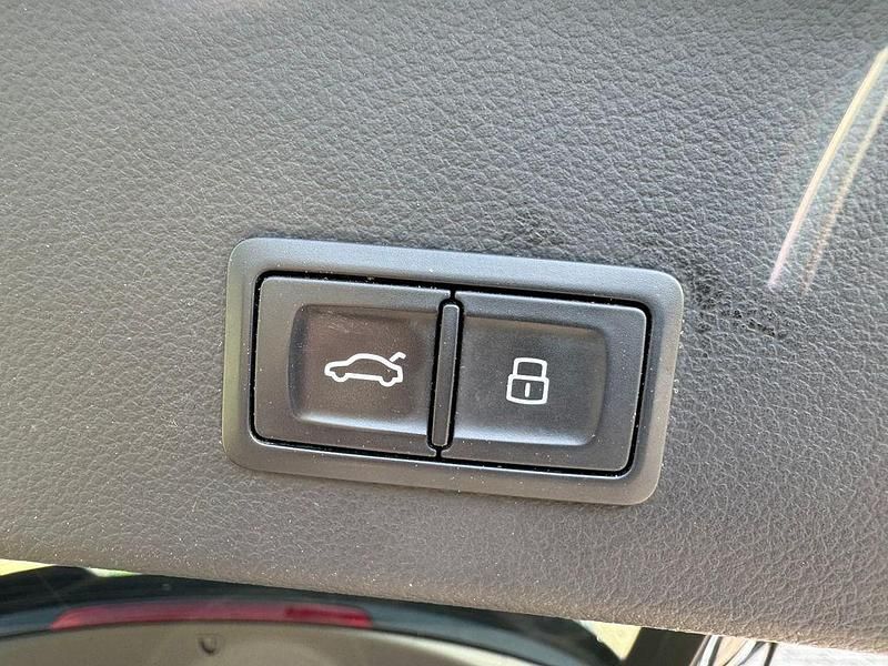 Gebraucht Audi A6 Ambiente 320 PS (235 kW) 2015 Schwarz Kombi