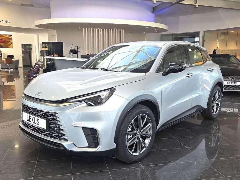 Neu Lexus LBX 136 PS (100 kW) 2026 Platinsilber metallic SUV