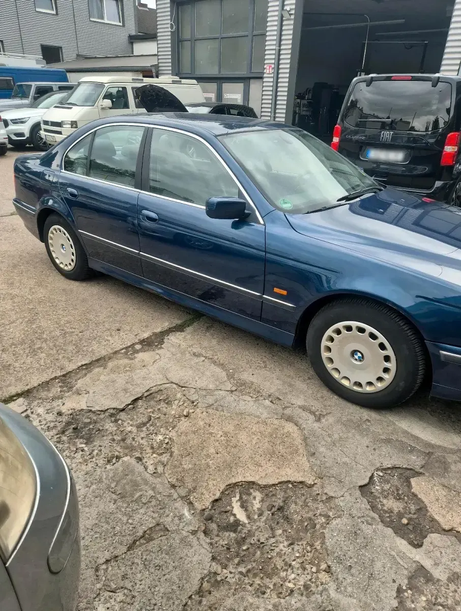 Gebraucht BMW 523 170 PS (125 kW) 1999 Blau Limousine