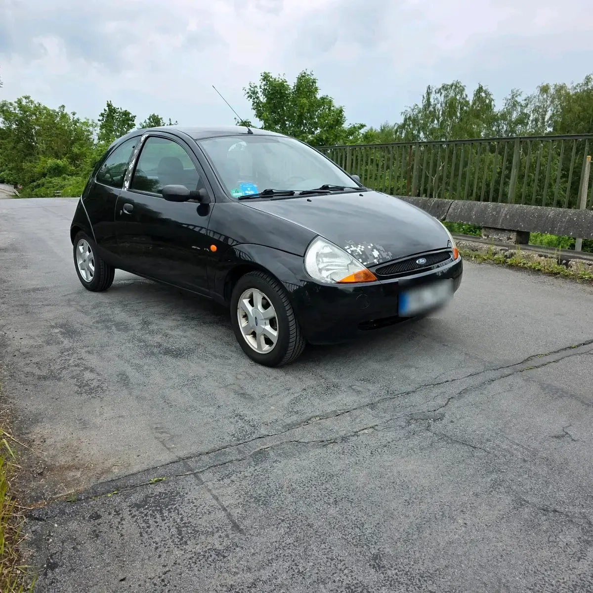 Gebraucht Ford Ka 60 PS (44 kW) 2003 Schwarz Kleinwagen