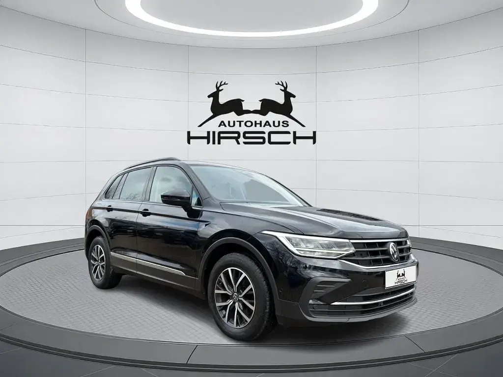 Gebraucht VW Tiguan Life 150 PS (110 kW) 2022 Schwarz SUV