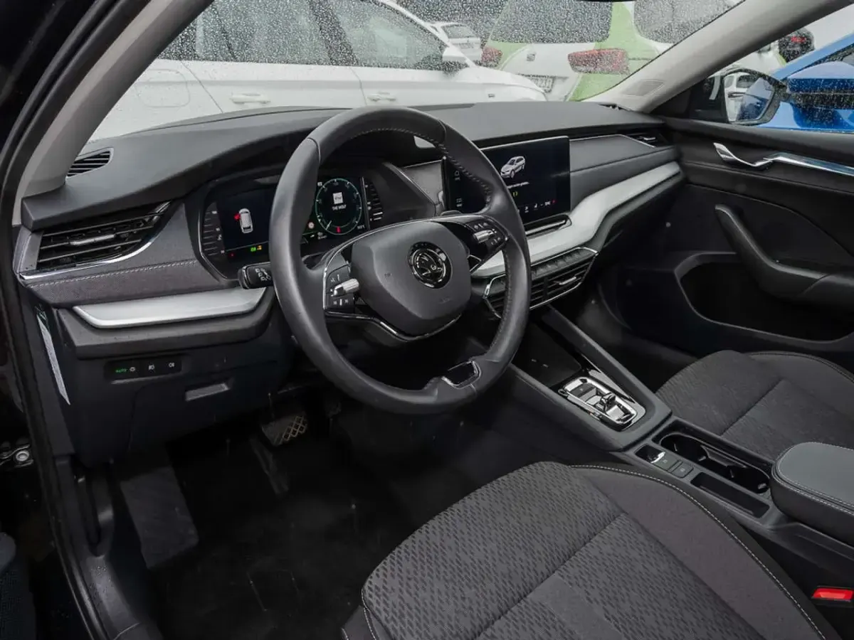 Gebraucht Skoda Octavia Style 150 PS (110 kW) 2024 Blackmagicperleffekt Kombi