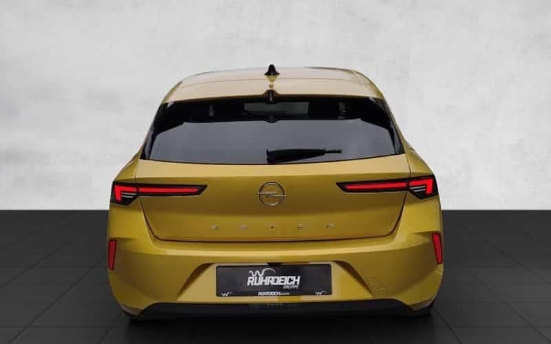 Gebraucht Opel Astra Enjoy 110 PS (80 kW) 2024 Gelb Limousine