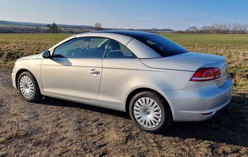 Gebraucht VW Eos 122 PS (89 kW) 2011 Silber Cabrio