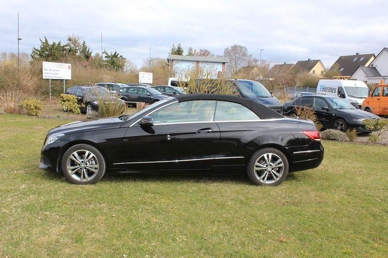 Gebraucht Mercedes E220 170 PS (125 kW) 2015 Schwarz Cabrio