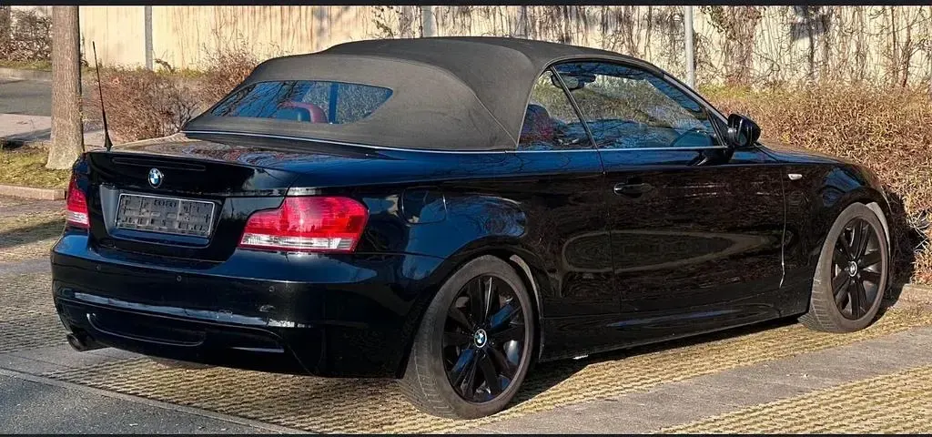 Gebraucht BMW 123 Cabriolet M Sport 204 PS (150 kW) 2010 Schwarz Cabrio