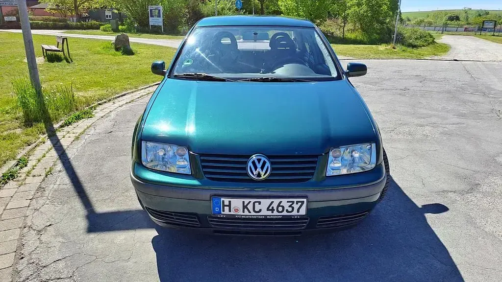 Second-hand VW Bora 105 CP (77 kW) 2000 Verde Berlinǎ