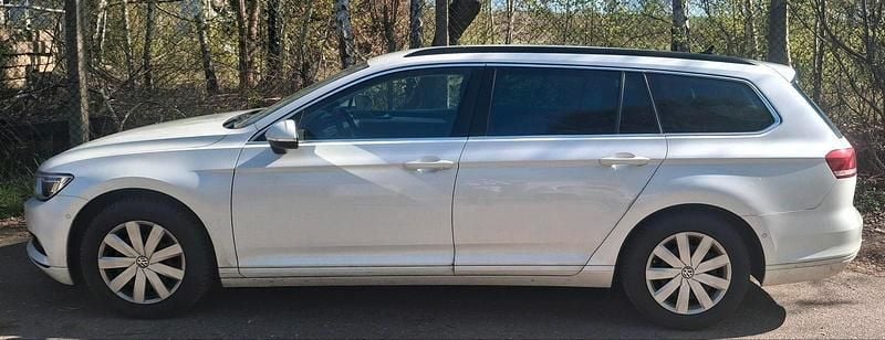 Second-hand VW Passat 150 CP (110 kW) 2016 Alb Berlinǎ