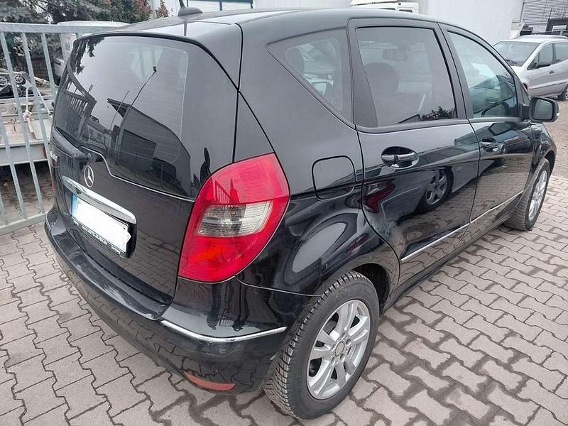 Gebraucht Mercedes A160 Avantgarde 95 PS (69 kW) 2010 Schwarz Kleinwagen