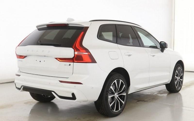 Gebraucht Volvo XC60 Plus 250 PS (183 kW) 2025 Crystal white pearl SUV