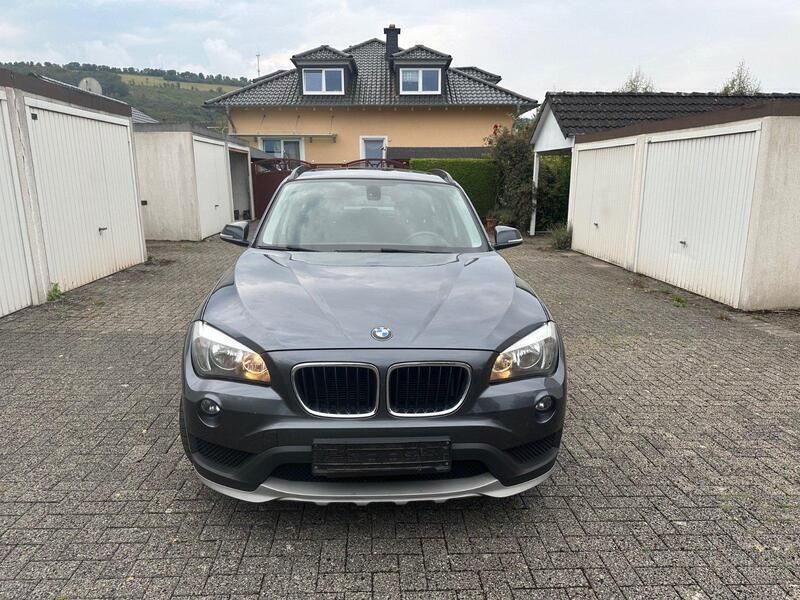 Silber Gebraucht 2014 BMW X1 SUV | 11.500 € (Fairer Preis) - Bild 1/4