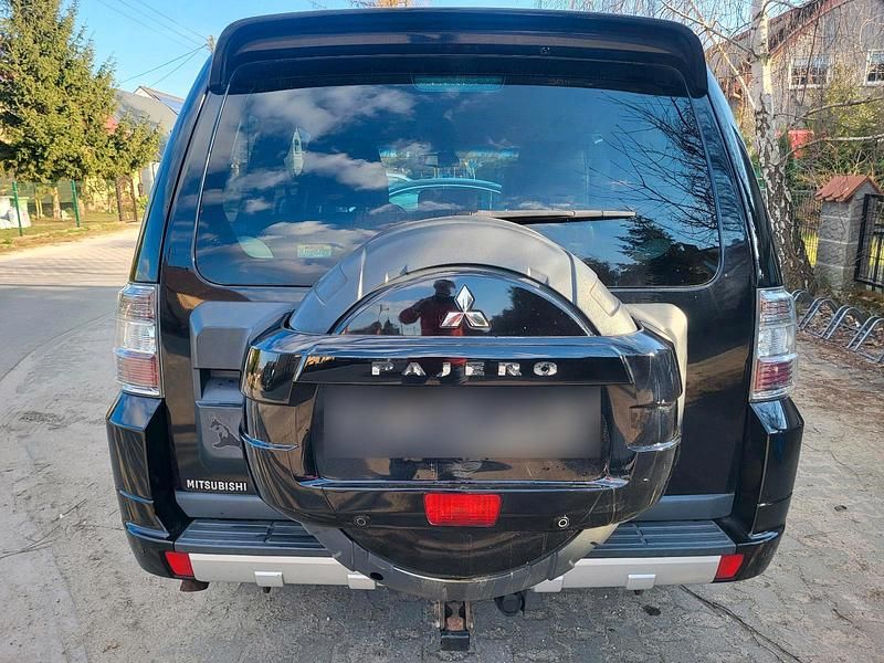 Gebraucht Mitsubishi Pajero 200 PS (147 kW) 2010 Schwarz SUV