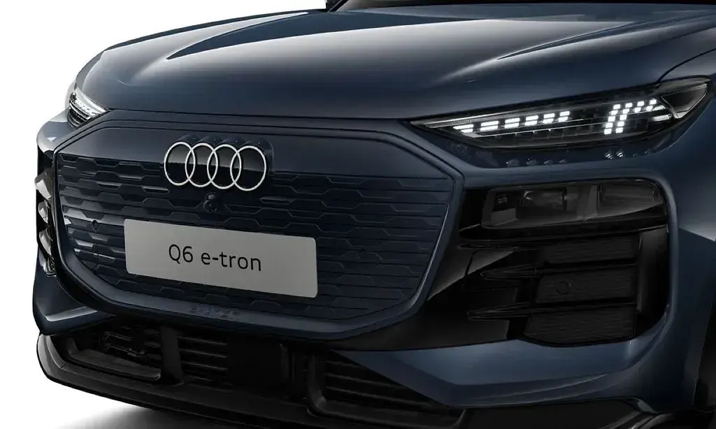 Gebraucht Audi Q6 e-tron Ambiente 185 kW (252 PS) 2025 Plasmablau metallic SUV