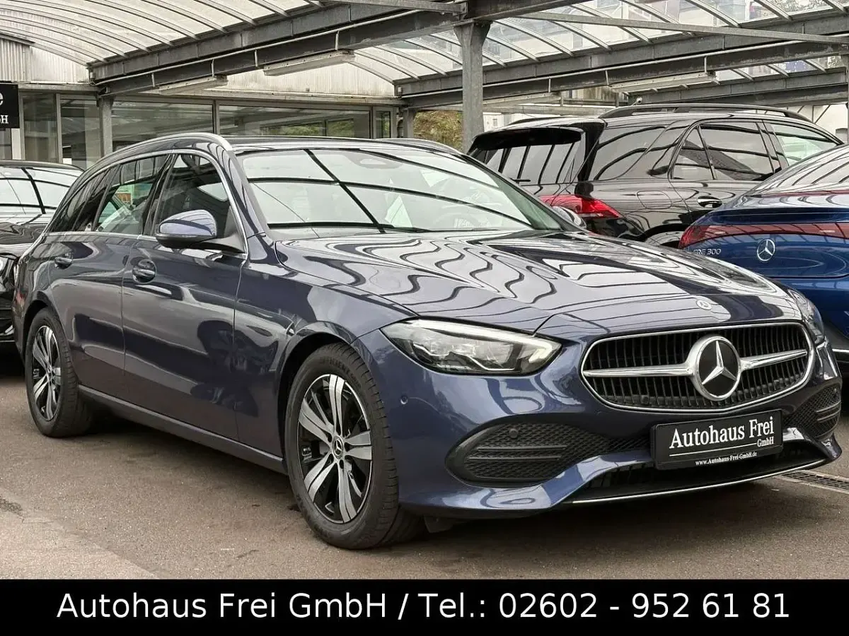 Gebraucht Mercedes C200 Avantgarde 184 PS (135 kW) 2023 Sodalithblau Kombi
