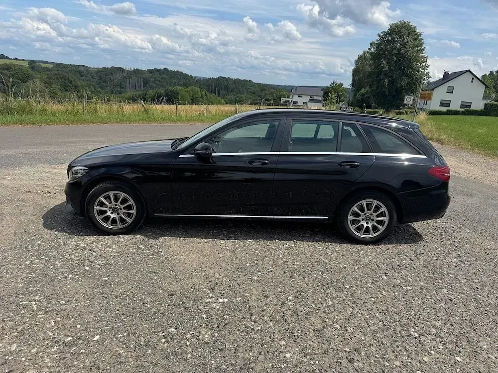 Gebraucht Mercedes C200 160 PS (117 kW) 2019 Schwarz Limousine