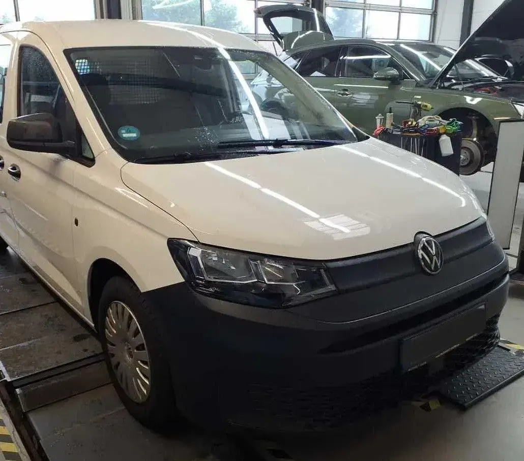 Gebraucht VW Caddy Maxi 122 PS (89 kW) 2022 Weiß Van / Kleinbus