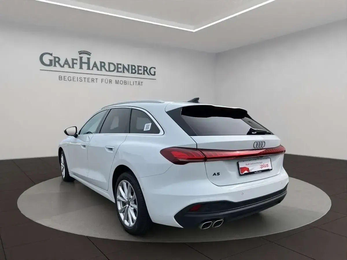 Gebraucht Audi A5 Sport 204 PS (150 kW) 2025 Gletscherweiß metallic Kombi