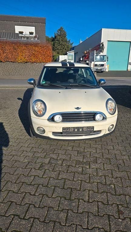 Weiß Gebraucht 2009 Mini ONE Kleinwagen | 1.999 € (Superpreis) - Bild 1/4
