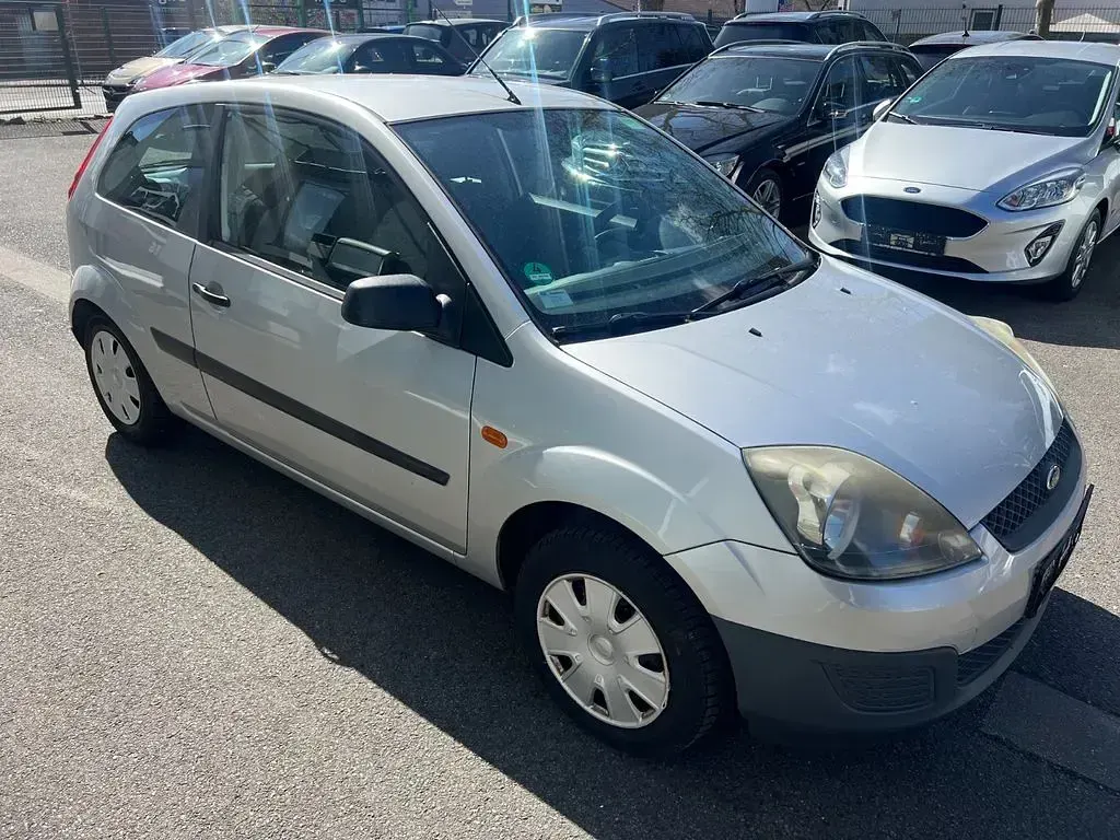 Gebraucht Ford Fiesta 68 PS (50 kW) 2006 Silber Kleinwagen