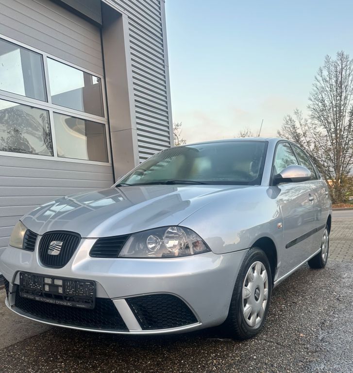 Silber Gebraucht 2004 Seat Ibiza Limousine | 2.890 € (Teuer) - Bild 1/4